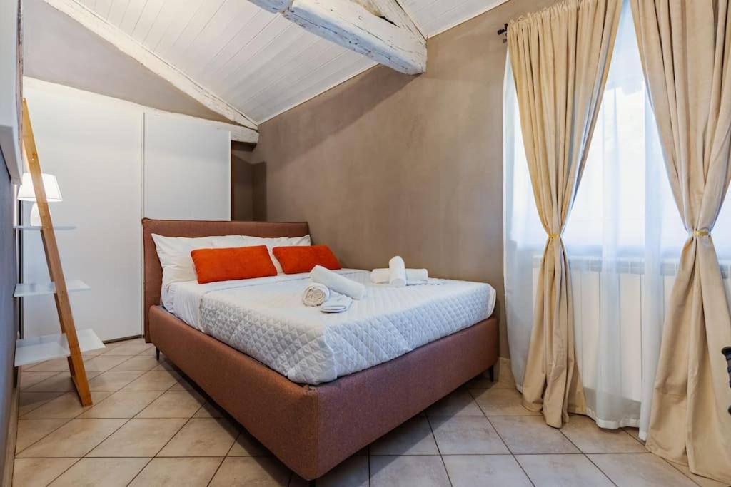 Appartamento I Tetti Rossi - City Center Pinerolo Exteriör bild